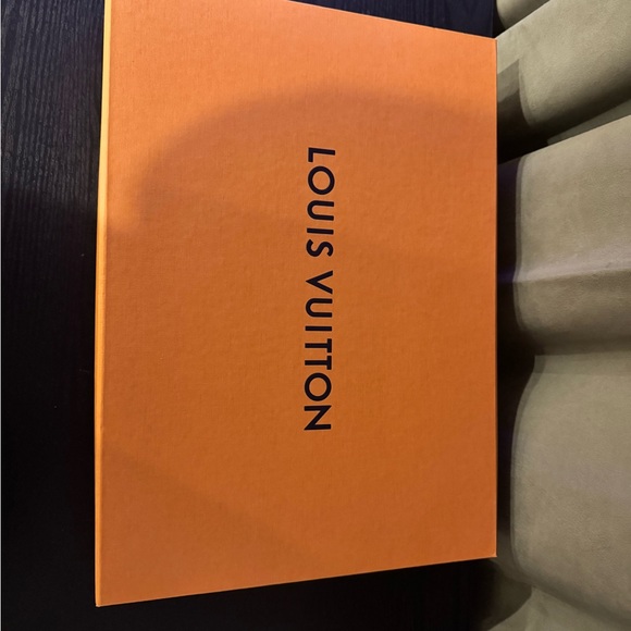 Louis Vuitton Now Silk Shawl - Picture 3 of 3